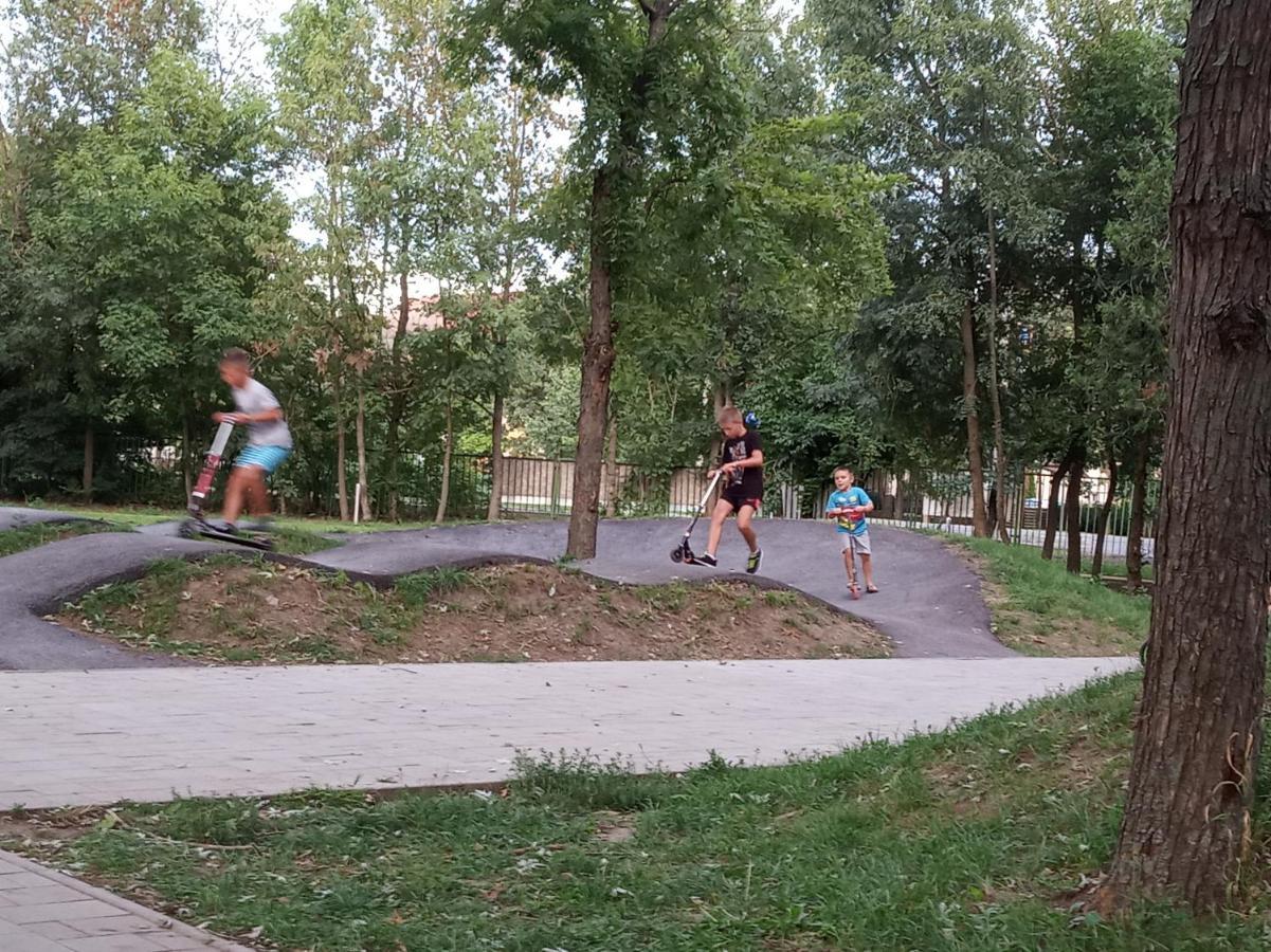 Bazsi Apartman Hajdúszoboszló Buitenkant foto