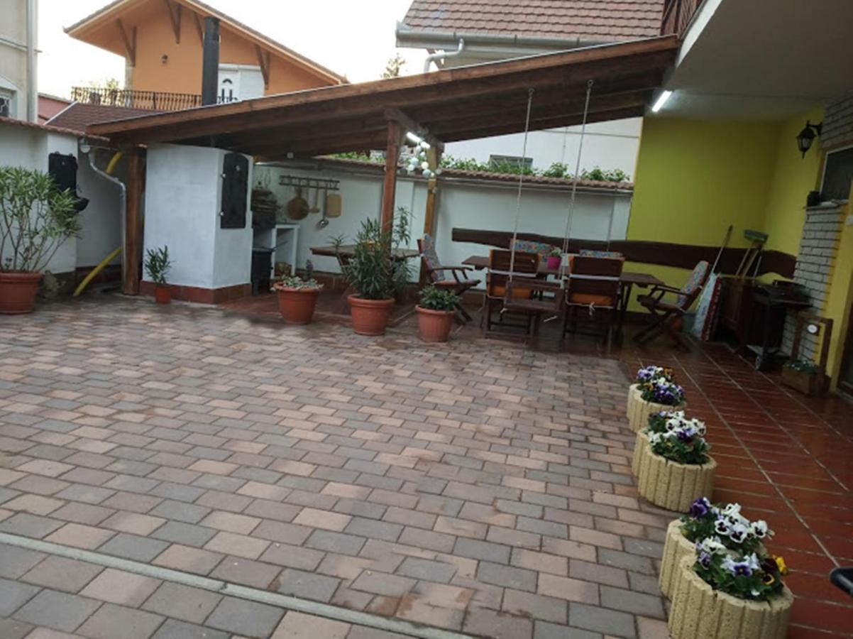 Bazsi Apartman Hajdúszoboszló Buitenkant foto