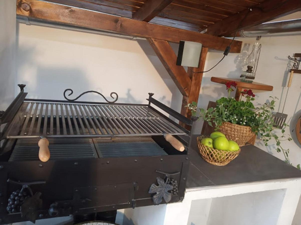 Bazsi Apartman Hajdúszoboszló Buitenkant foto