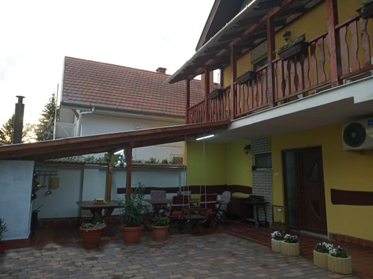 Bazsi Apartman Hajdúszoboszló Buitenkant foto