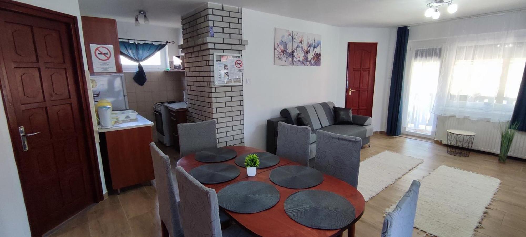 Bazsi Apartman Hajdúszoboszló Buitenkant foto
