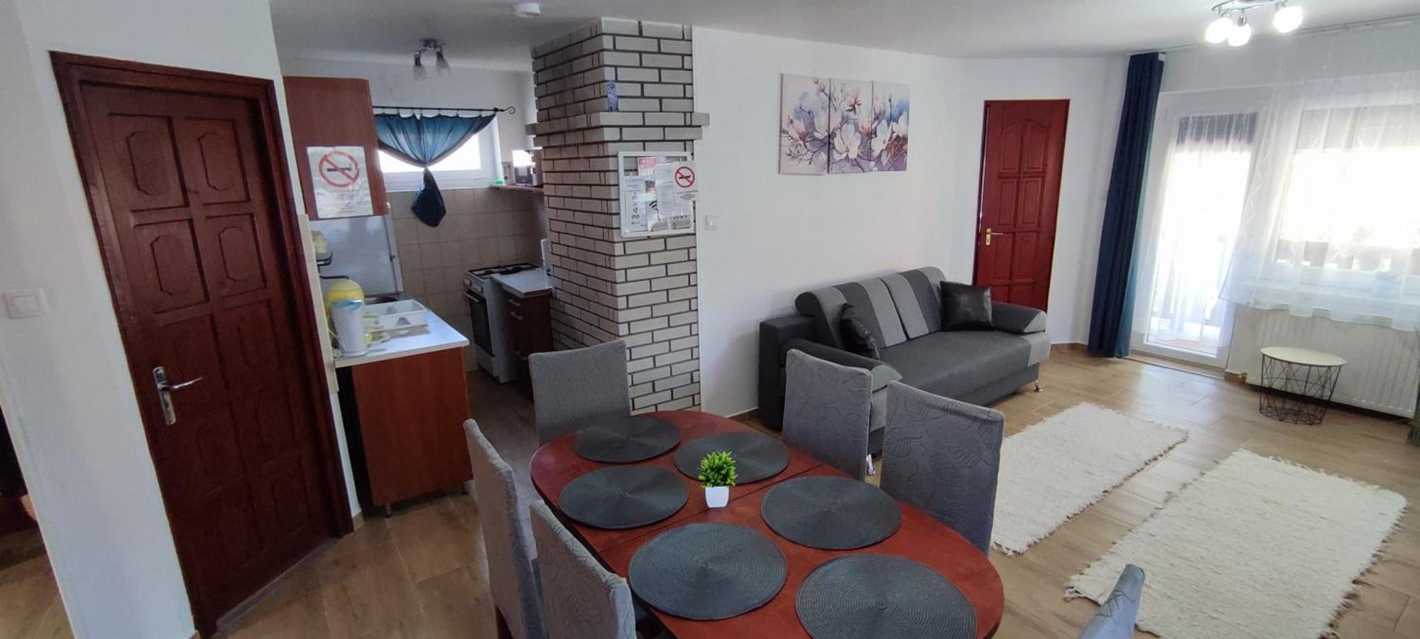 Bazsi Apartman Hajdúszoboszló Buitenkant foto