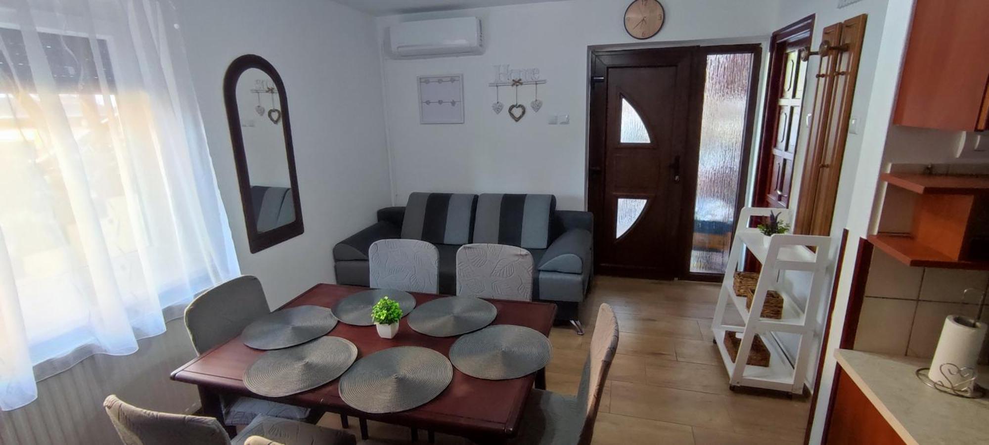 Bazsi Apartman Hajdúszoboszló Buitenkant foto