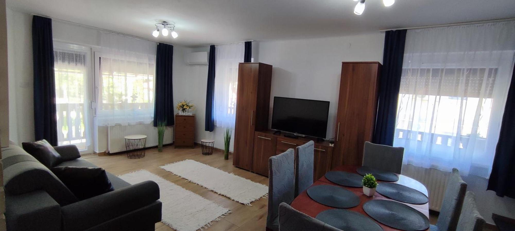 Bazsi Apartman Hajdúszoboszló Buitenkant foto