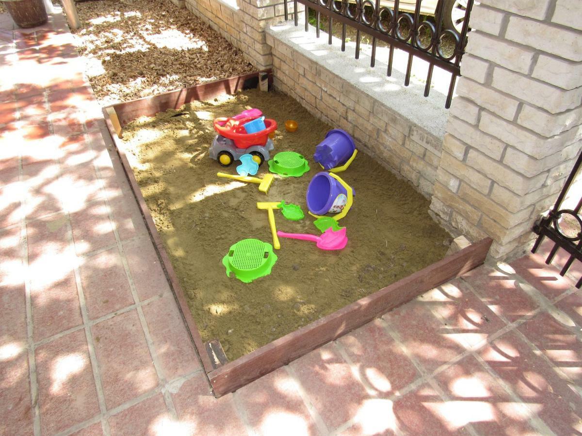 Bazsi Apartman Hajdúszoboszló Buitenkant foto